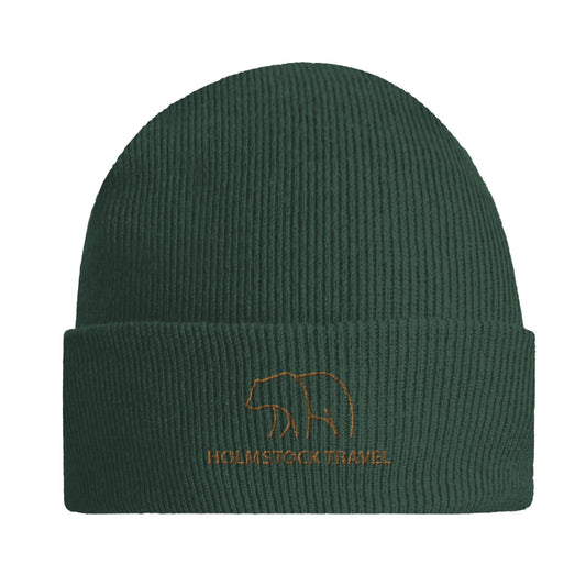 Groen - Hoogwaardige, warme beanie van Holmstock Travel met het Bear Logo. Een prima must voor in de herfst en de winter. Outdoor kleding merchandise van Holmstock Travel reisbureau.