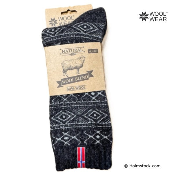 Woolwear of Scandinavie - 80% wollen sok, met noorse vlag, Design 10b.
Top kwaliteit wollen sokken uit Scandinavie met een traditioneel noors design. De perfect sok voor een winterse vakantie in Lapland.