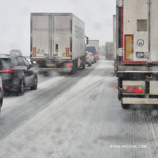 Zweden, rijden op sneeuw en ijs. Vraag ons voor tips, ervaring en advies. Holmstock Travel helpt je veilig op weg.