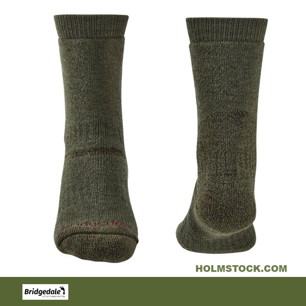 Explorer Heavyweight Summit van Bridgedale is een uitstekende sok voor winterse, koude omstandigheden zoals wij deze in de sub-arctische en arctische gebieden tegenkomen. Merino wol Performance Fusion. Evenwichtige isolatie, vocht regulering en uitstekende duurzaamheid zorgen voor buitengewoon goede dagelijkse comfort. Dankzij Performance Fit blijft de pasvorm heel goed en slipt de sok niet terug in uw schoeisel.  Voor comfort en wartme tijdens uw arctische excursies. Nu te koop bij Holmstock Travel store.