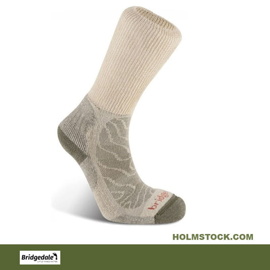 Merino wollen sokken beste keuze van Bridgedale. De Leightweight Merino Comfort sock uit de UK. Een mesh geventileerde sok voor gebruik in de zomner. Geschikt om te wandelen, te hiken en voor trekking. Nu kopen in de outdoor store van Holmstock Travel.