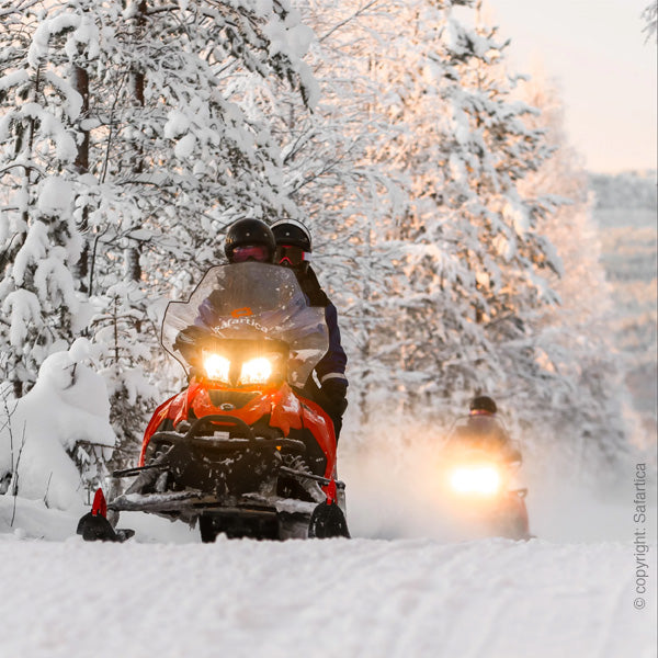 Snowmobile trip naar het IJshotel Finland tijdens de Santa Claus Noorderlicht reis van Holmstock Travel - Boek nu je bucket list experience
