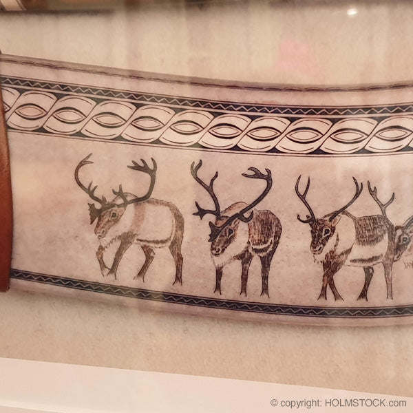 Saami kunst en handwerk in Rovaniemi Santa Village shopping in Fins Lapland. Boek je reis bij Holmstock Travel