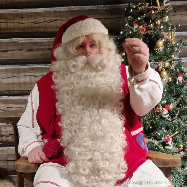 Ontmoet de echte finse Santa Claus in Rovaniemi aan de Arctic Circle. Reis mee met reisbureau Holmstock Travel en zie ook het noorderlicht.