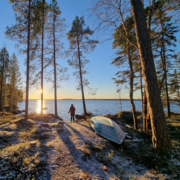 Finland heeft duizenden meren met overal prachtige standjes, baaitjes en plekjes. Ruimte voor je boot, kano, kajak of sub board. Heerlijk hengelen naar vis of gewoon een fraaie plek aan je bbq.