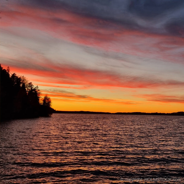 Finse meren tijdens de zonsondergang fotograferen is bijzonder leuk. De eindresultaten zijn fantastisch. Finland en ook Zweden bieden in elk jaargetijde de meest fraaie fotomotieven.