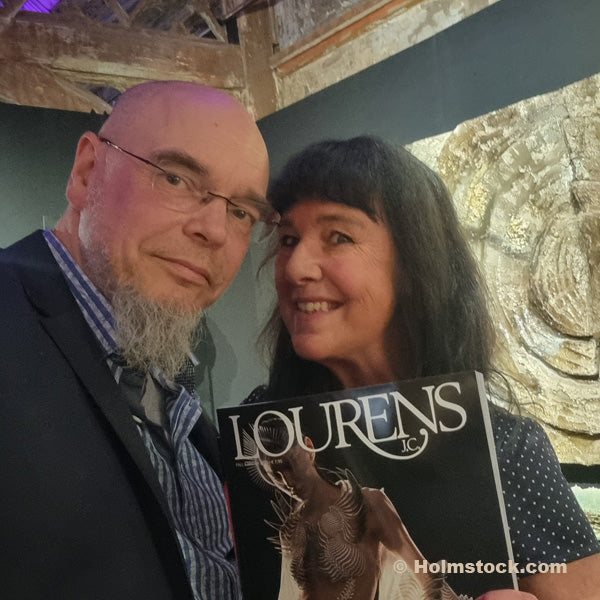 Linda en Patrick met het Lourens Magazine. THE ART EXPERIENCE in de Metaal Kathedraal Utrecht ter gelegenheid van de lancering van Lourens Magazine herfst/winter 2025.
Holmstock Travel - uw specialist voor reizen naar Zweden, Finland en Noorwegen.