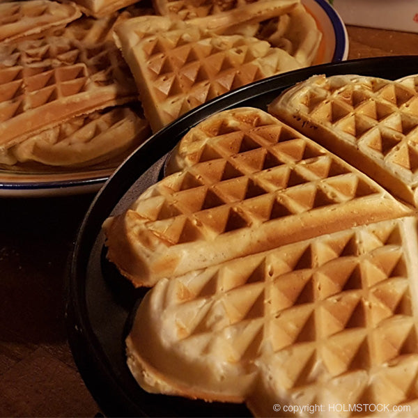 Wafels als tussendoortje. Heerlijk genieten op rondreis in Zweden. Holmstock Travel voor uw fly-drive of self-drive auto rondreis Zweden. Zoekt u een zweeds wafel recept, schroom dan niet ons te contacten. We smullen er zelf ook graag van :)