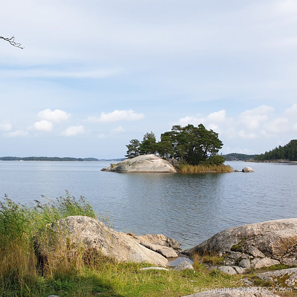 Het prachtige landschap van de Zweedse scheren langs de kust. Geniet van de auto rondreis in Zweden.