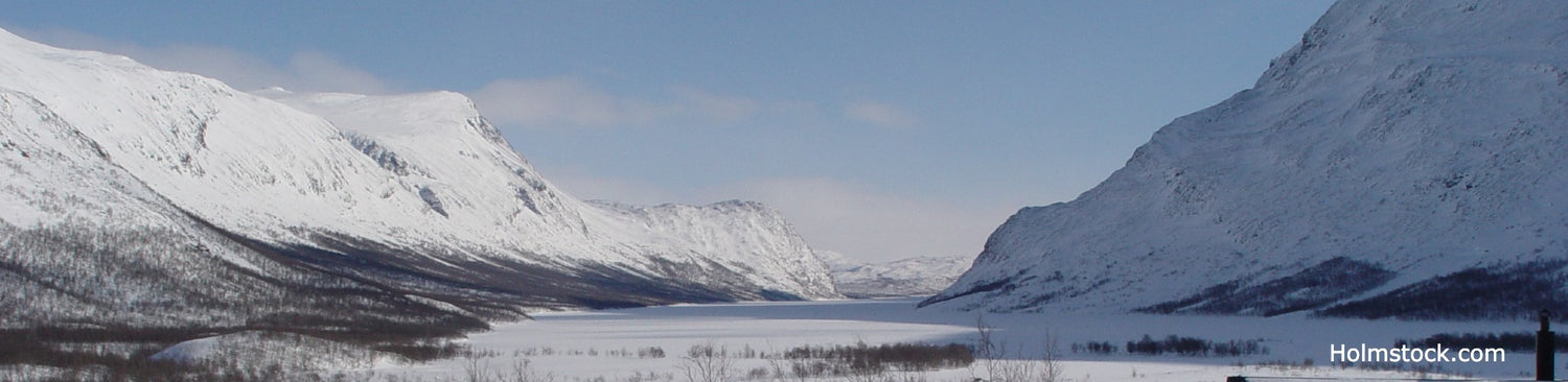 De beste sneeuwscooter safari excursie in Zweden, Lapland, in de regio Laponia. Geniet van fraai landschap en in de avond van het noorderlicht. Een bucket list trip.