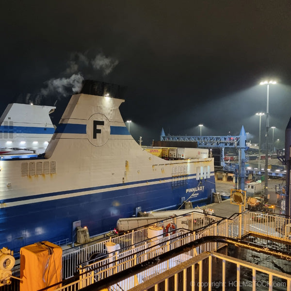 Veerboot van Travemünde naar Malmö boeken, Holmstock Travel groepsreis naar Stockholm Zweden. Finnlines ferry ticket en informatie. Advies over het reizen met een auto en een ferry.